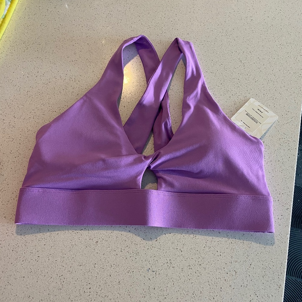 Fabletics oasis twist sports bra